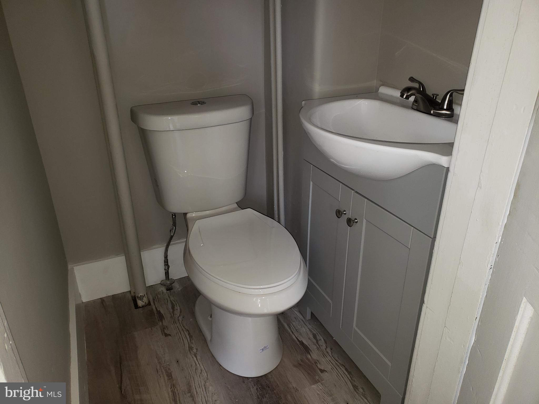 20 Hunter Street Tamaqua, PA 18252 - Photo 8 of 15 Powder Room