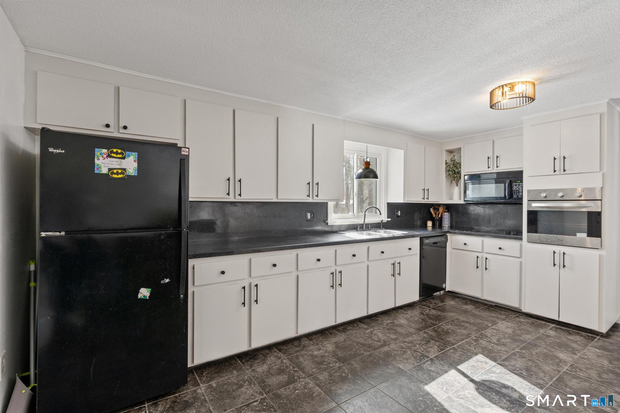 29 Silver Lane Enfield, CT 06082 - Photo 11 of 33