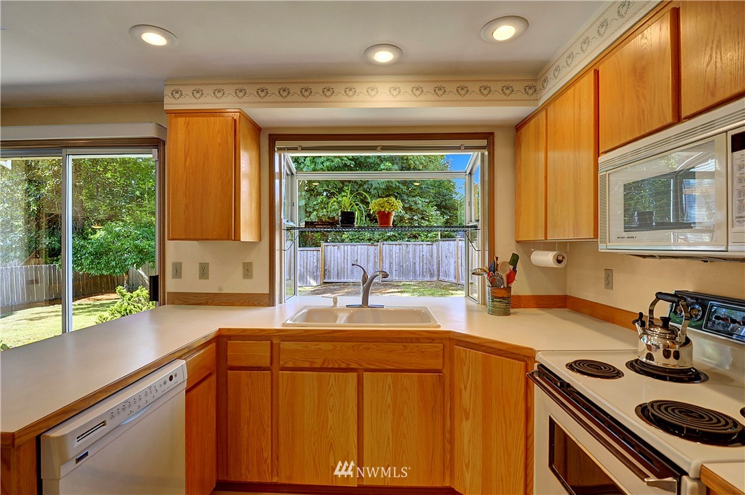 13352 Southeast 197th Street Renton, WA 98058 - Photo 8 of 23 Gallery Image 8
