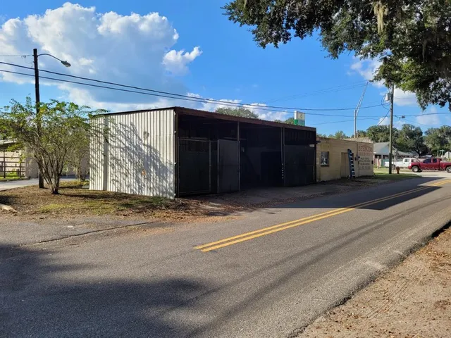 a view of a house with a garage