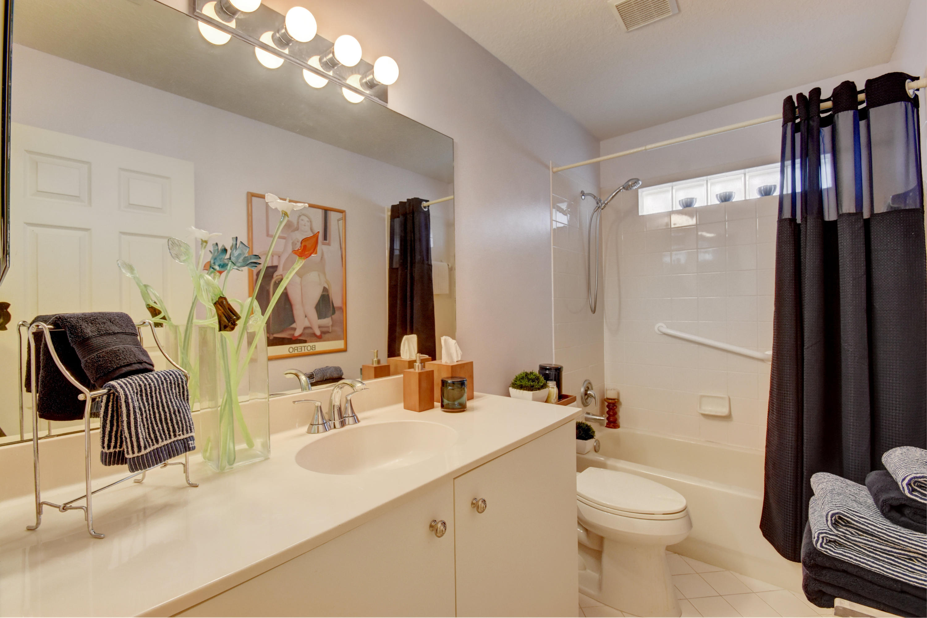 7469 Chorale Road Boynton Beach, FL 33437 - Photo 16 of 68 Second Bathroom