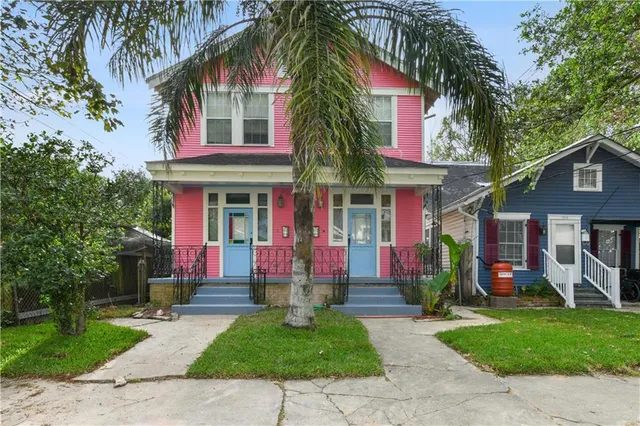 $1,200 | 1925 1/2 Burdette Street, New Orleans, LA 70118