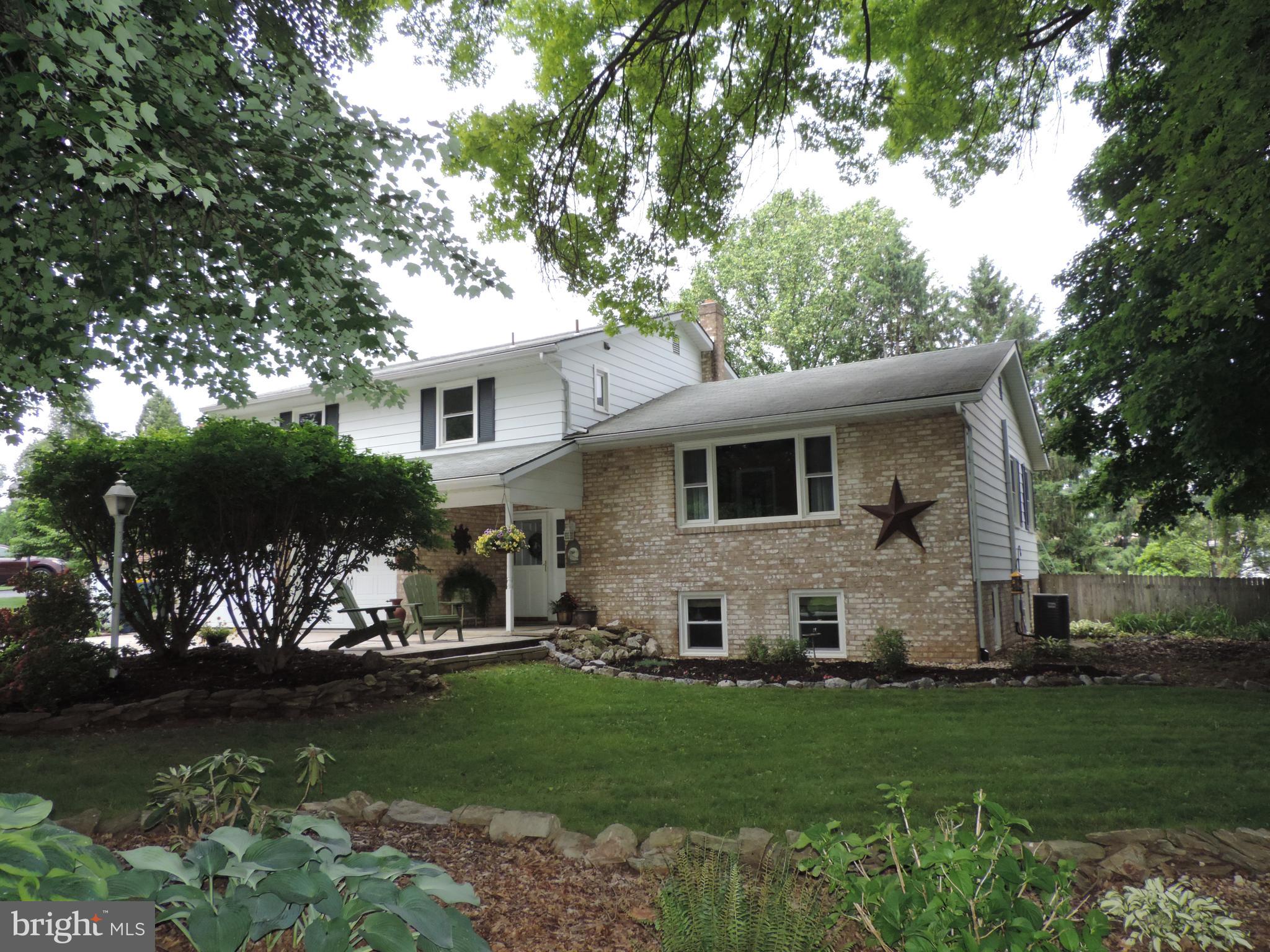 3393 Edenbridge Road York, PA 17402 - Photo 4 of 42 Gallery Image 4