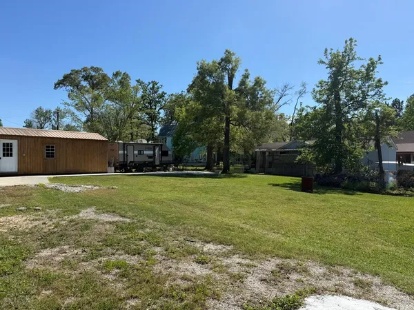 a view of outdoor space with garden view