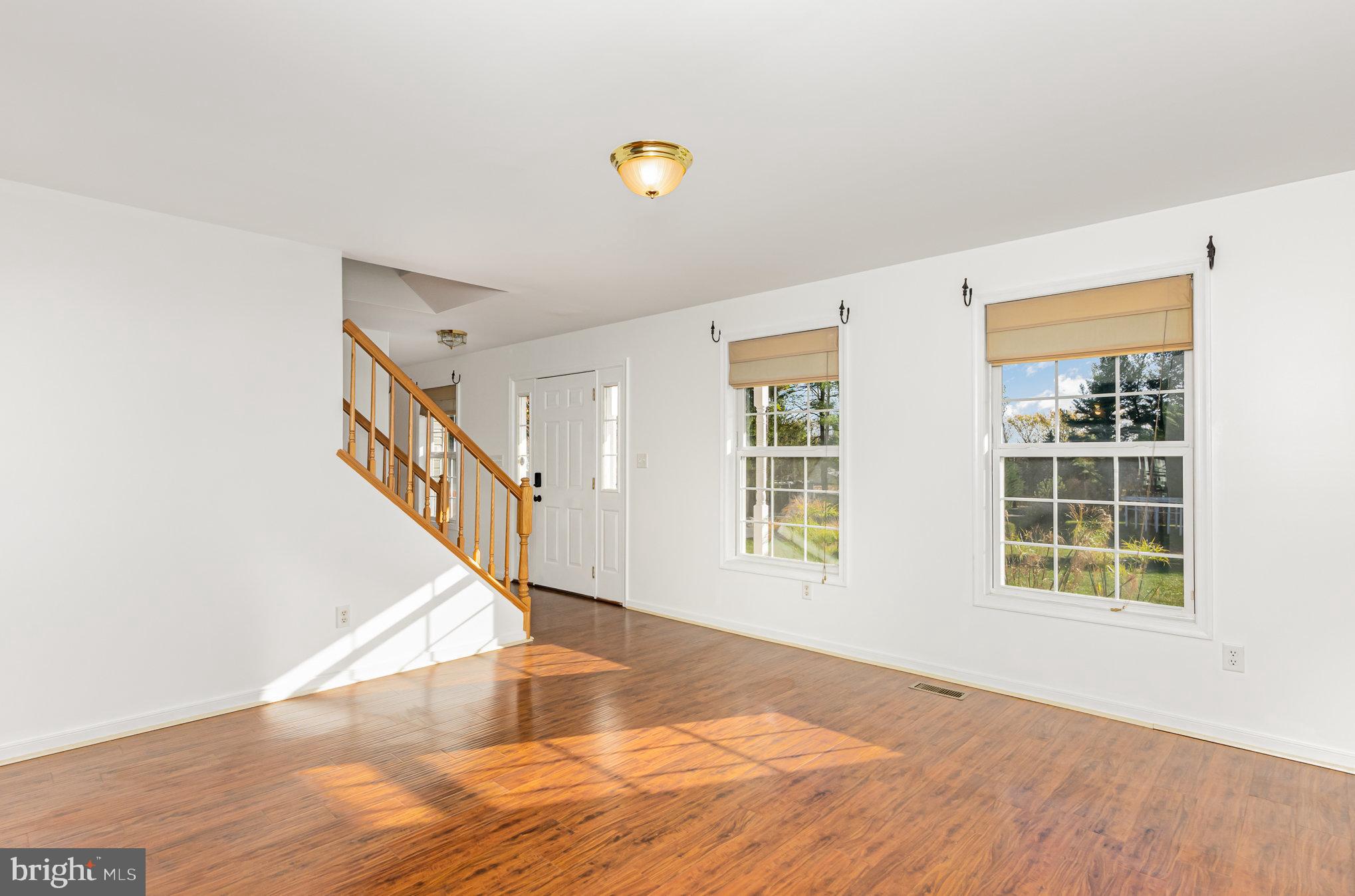 13842 Penn Shop Road Mount Airy, MD 21771 - Photo 4 of 74 Living Room