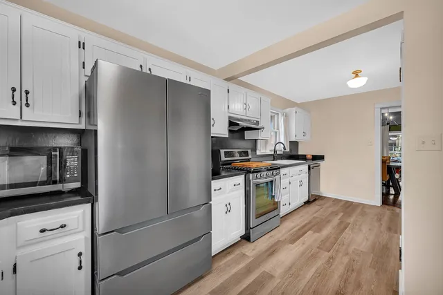 $240,000 | 812 Kelly Avenue, Joliet, IL 60435