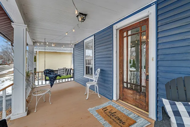 $240,000 | 812 Kelly Avenue, Joliet, IL 60435