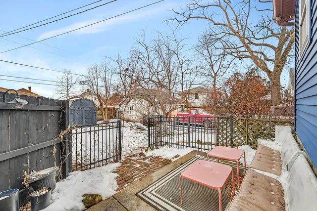 $240,000 | 812 Kelly Avenue, Joliet, IL 60435