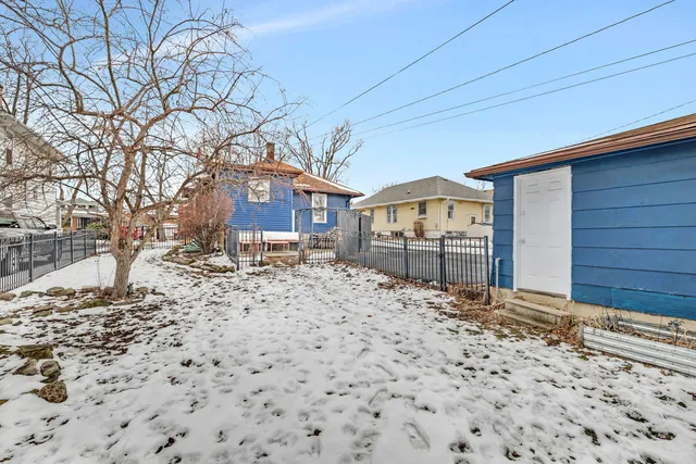 $240,000 | 812 Kelly Avenue, Joliet, IL 60435