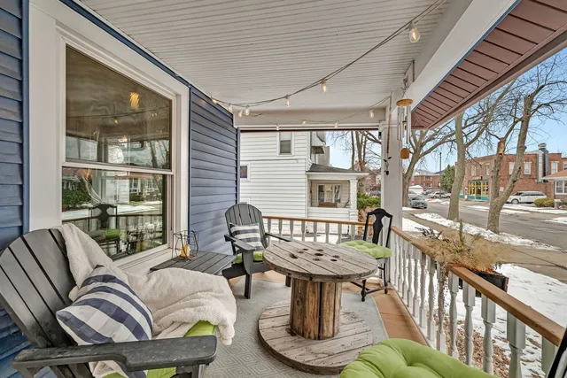 $240,000 | 812 Kelly Avenue, Joliet, IL 60435