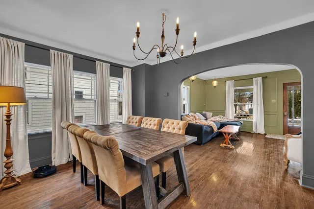 $240,000 | 812 Kelly Avenue, Joliet, IL 60435