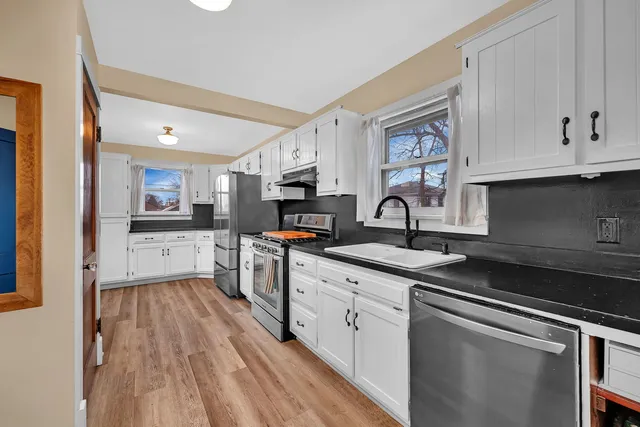 $240,000 | 812 Kelly Avenue, Joliet, IL 60435