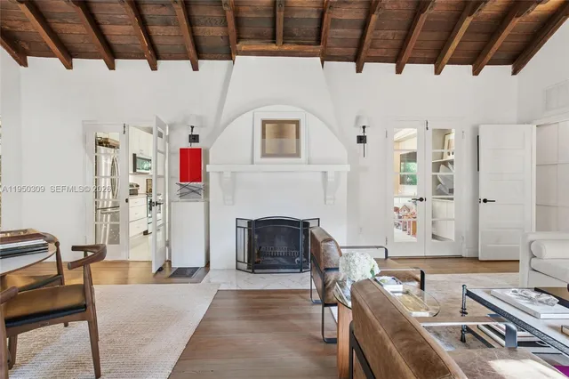 $1,590,000 | 453 Northeast 89th Street, El Portal, FL 33138