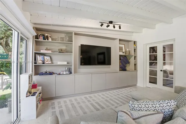 $1,590,000 | 453 Northeast 89th Street, El Portal, FL 33138