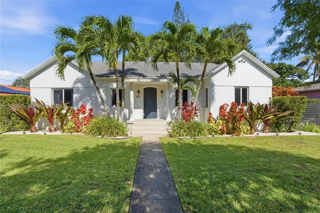 $1,590,000 | 453 Northeast 89th Street, El Portal, FL 33138