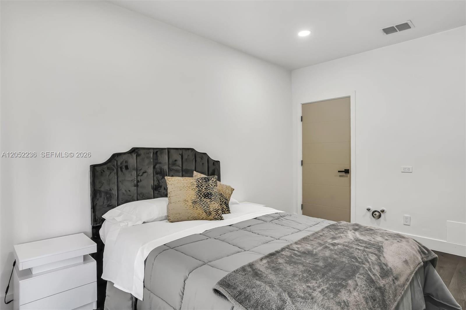 2484 Southwest 25th Street Miami, FL 33133 - Photo 36 of 48