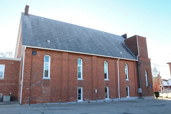 $99,900 | 126 East Lincolnway, Morrison, IL 61270