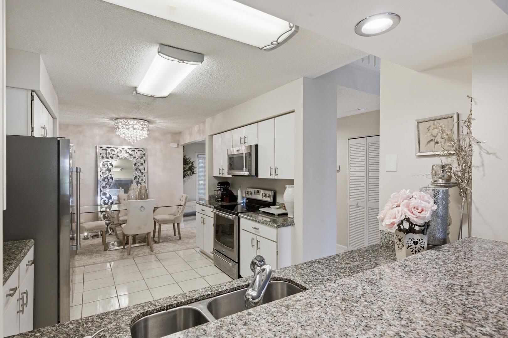 9172 Boca Gardens Parkway, Unit B Boca Raton, FL 33496 - Photo 17 of 54 Kitchen