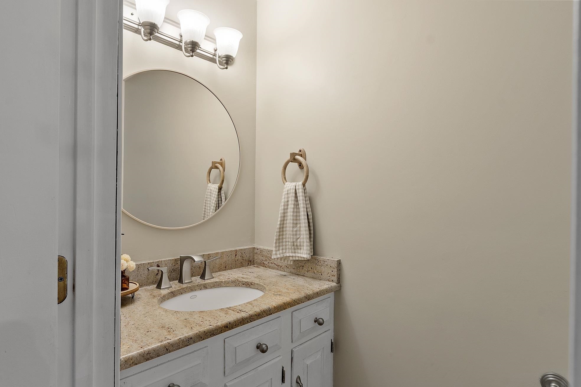 201 Oak Ridge Road Plaistow, NH 03865 - Photo 14 of 57