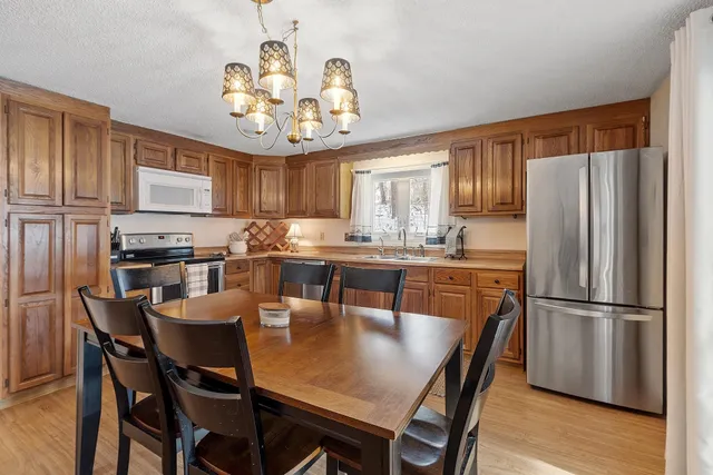 $809,900 | 201 Oak Ridge Road, Plaistow, NH 03865