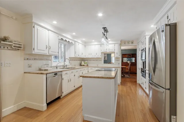 $809,900 | 201 Oak Ridge Road, Plaistow, NH 03865