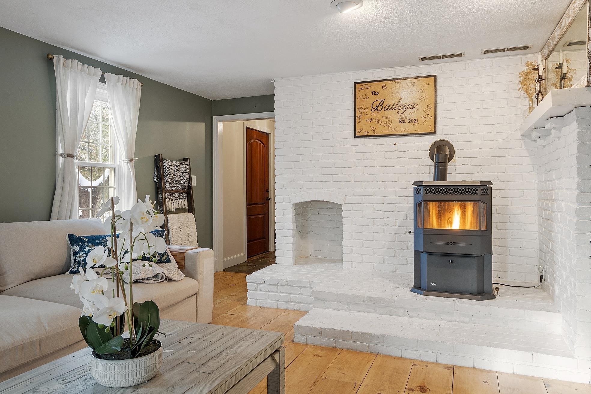 201 Oak Ridge Road Plaistow, NH 03865 - Photo 9 of 57