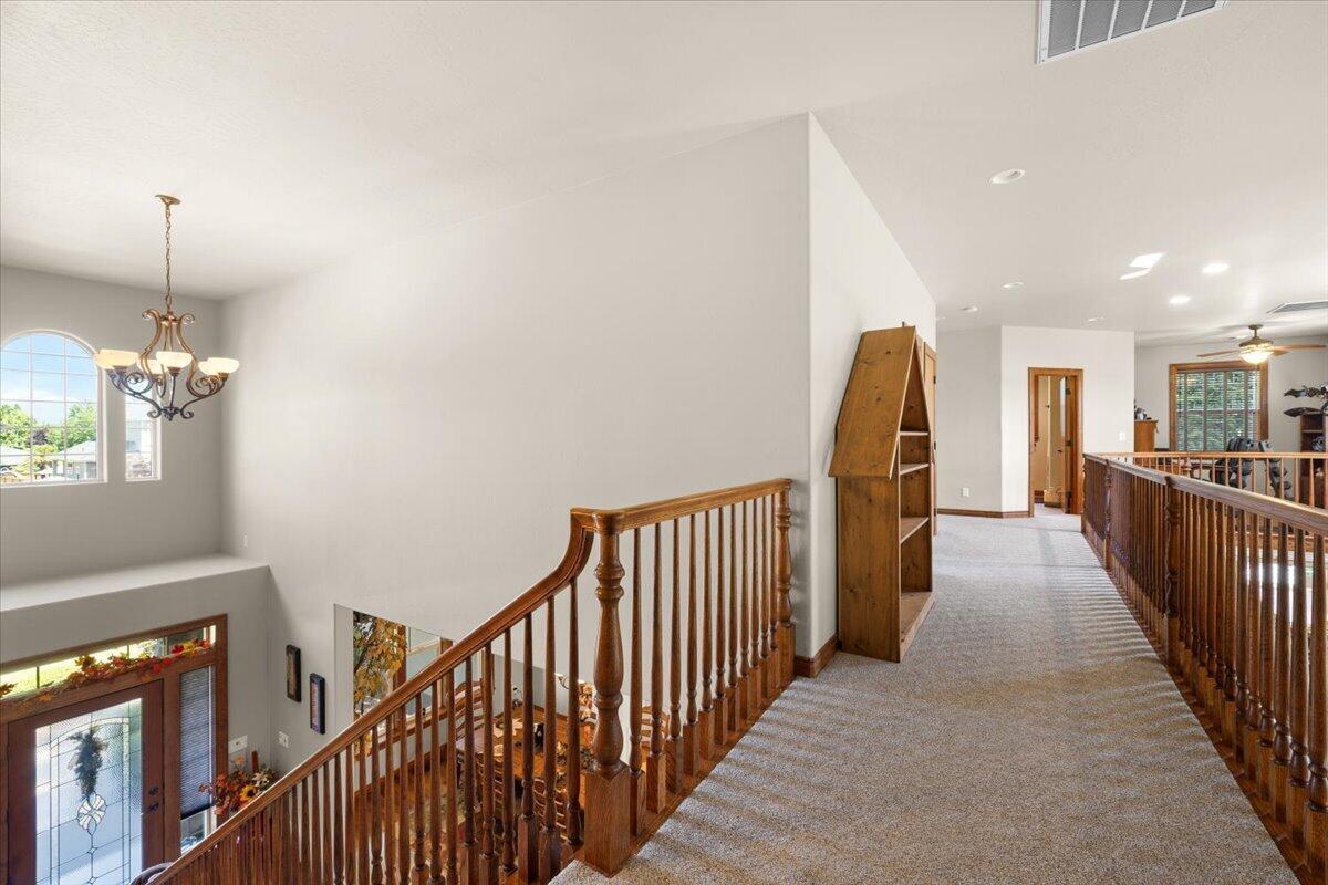 574 Grey Hawk Way Central Point, OR 97502 - Photo 22 of 39 22
