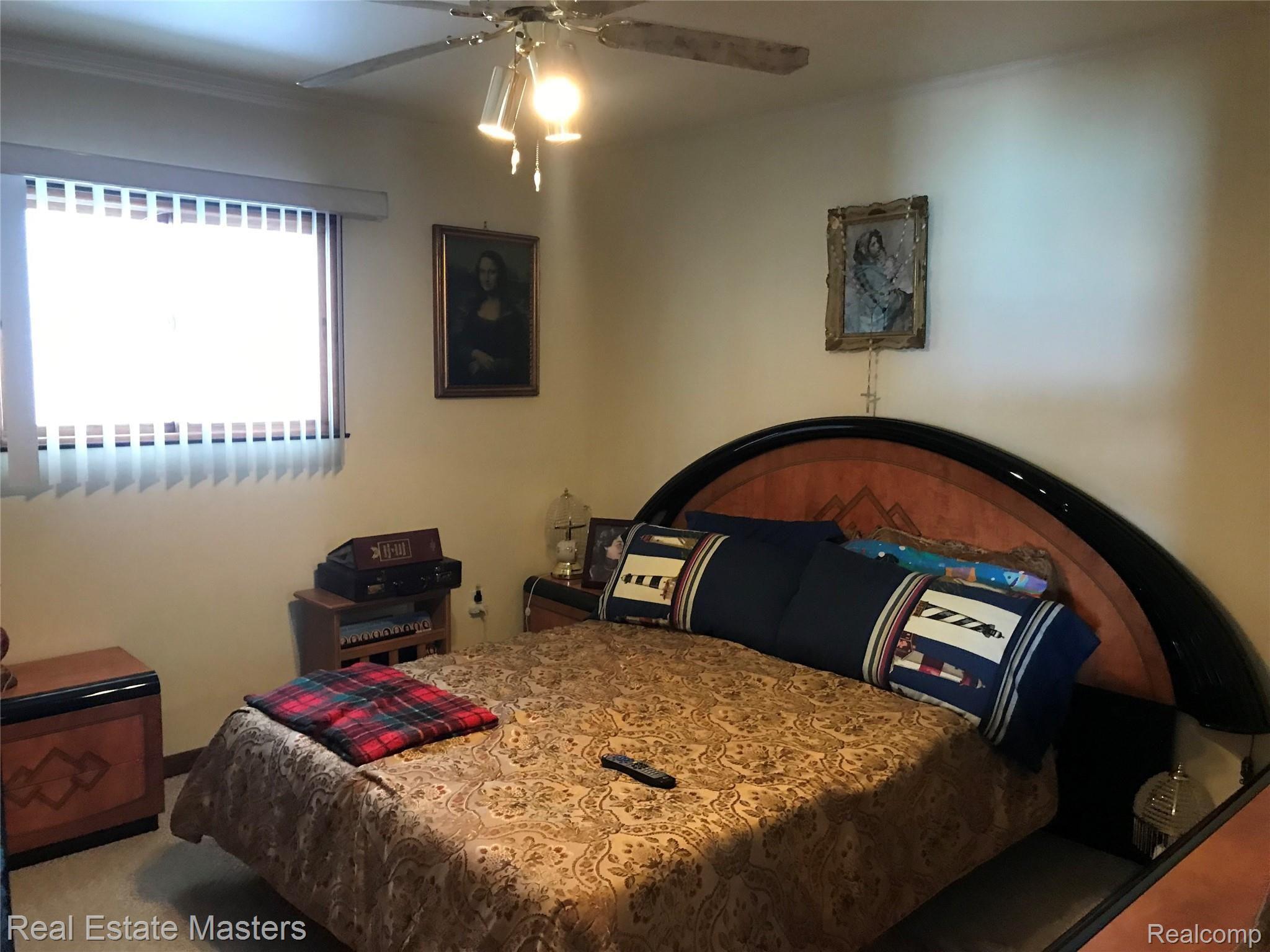 8092 Lakeshore Road Fort Gratiot, MI 48059 - Photo 9 of 15 l12.jpg