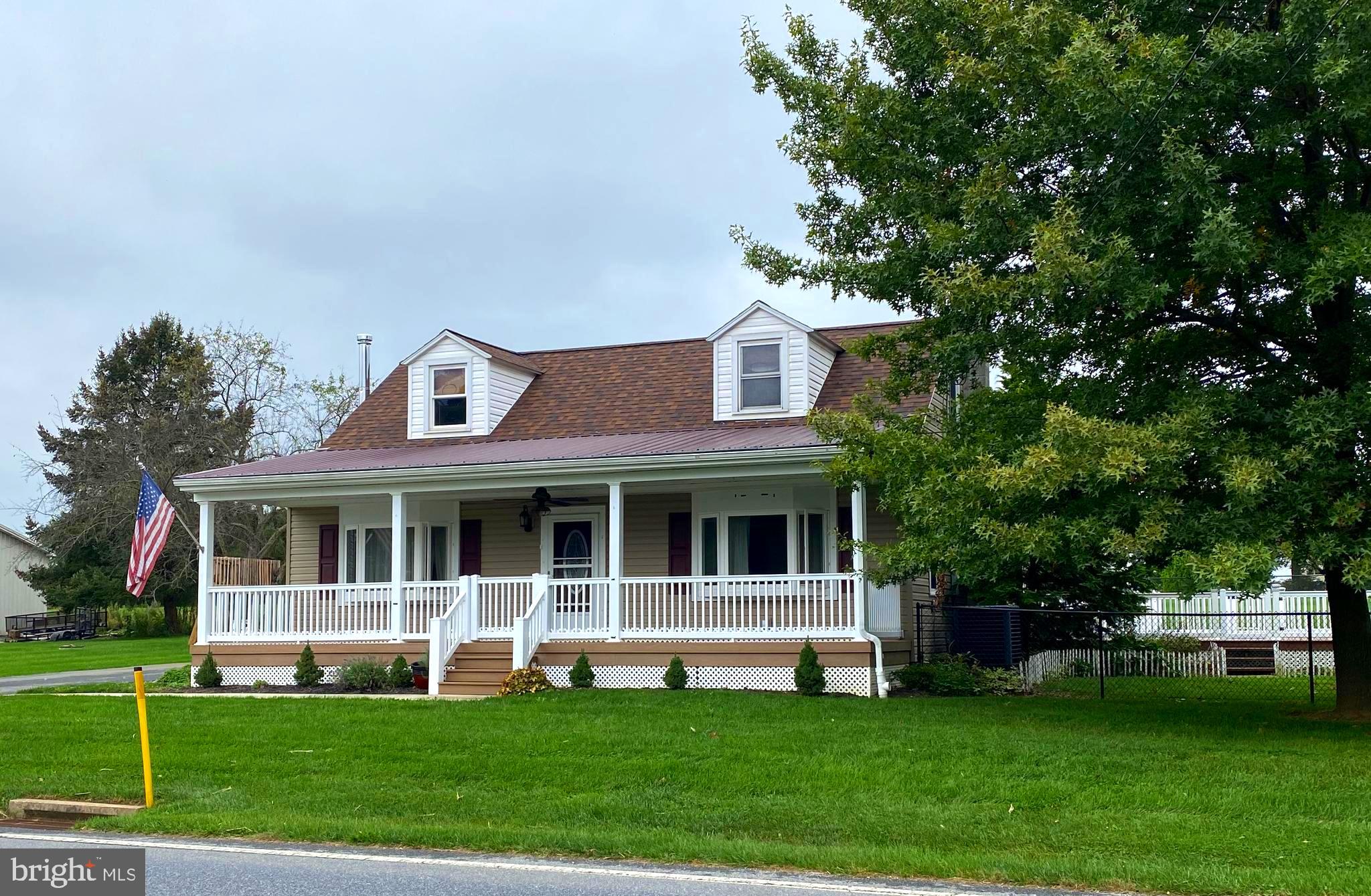 Beautiful curb appeal!