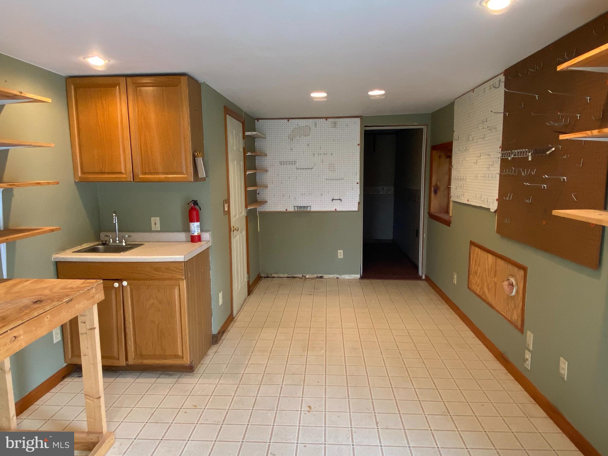 951 Hoffer Road Annville, PA 17003 - Photo 39 of 40 Office, workshop, or apartment?