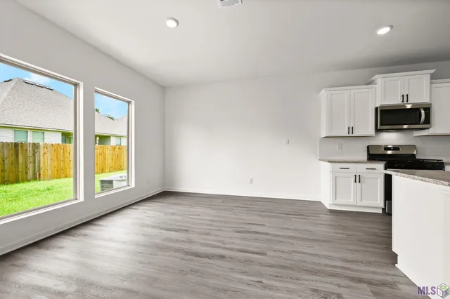 $382,900 | 12706 Legacy Oaks Avenue, Central, LA 70818