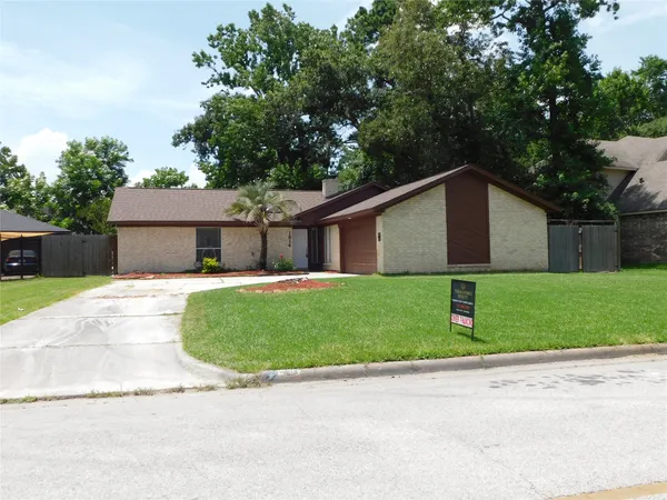 $269,900 | 1814 Chart Drive, Crosby, TX 77532