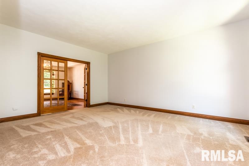 18100 River Road Danvers, IL 61732 - Photo 4 of 50