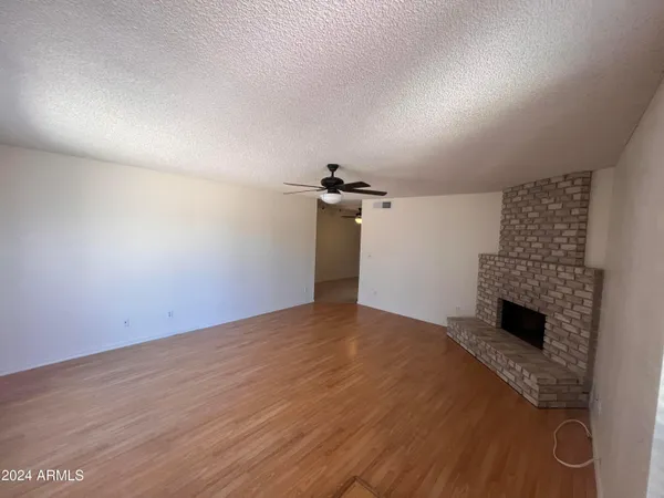 $1,700 | 13037 North 51st Drive, Glendale, AZ 85304