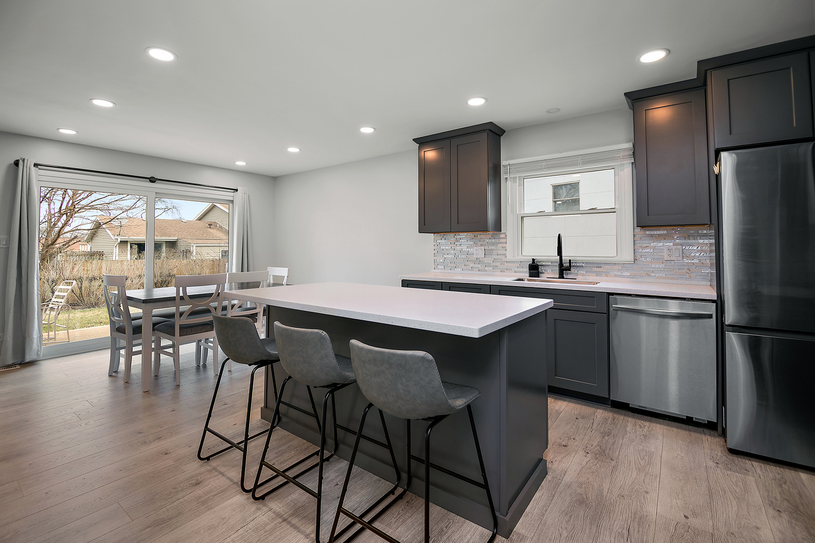 76 Grange Road Elk Grove Village, IL 60007 - Photo 6 of 39 Gallery Image 6