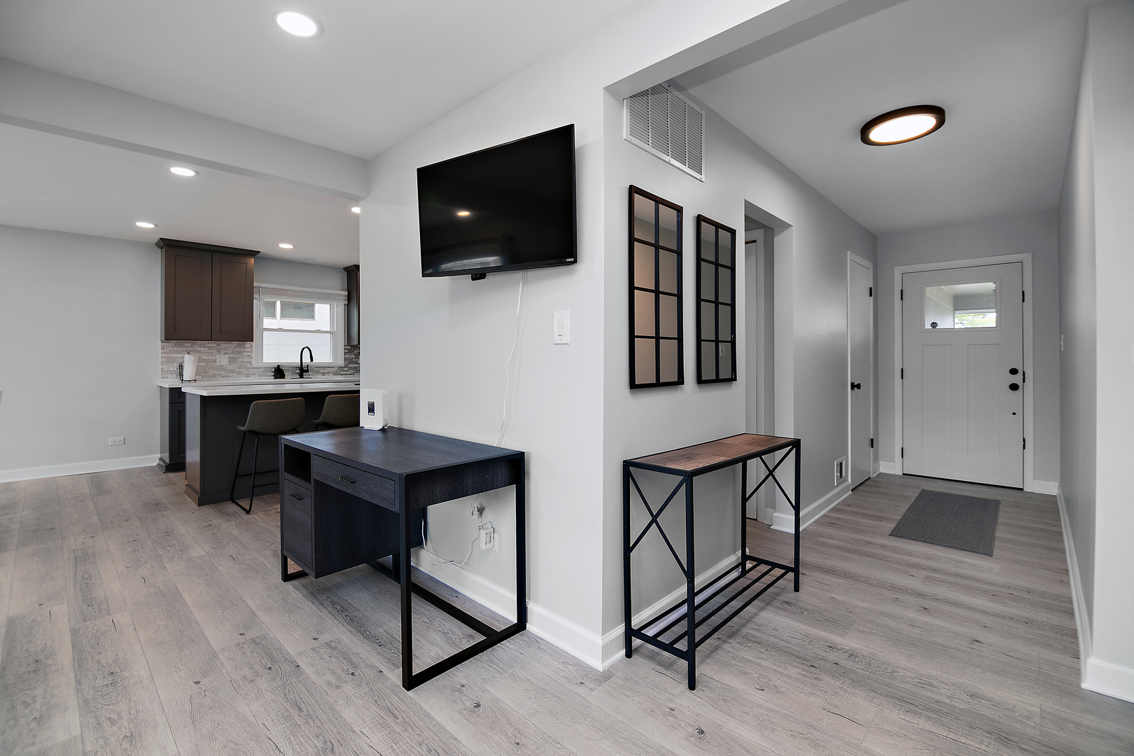 76 Grange Road Elk Grove Village, IL 60007 - Photo 8 of 39 Gallery Image 8