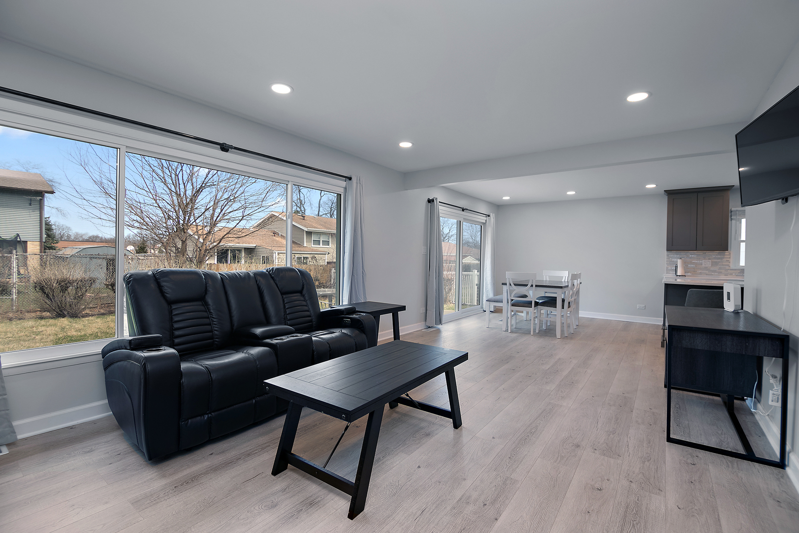 76 Grange Road Elk Grove Village, IL 60007 - Photo 10 of 39 Gallery Image 10