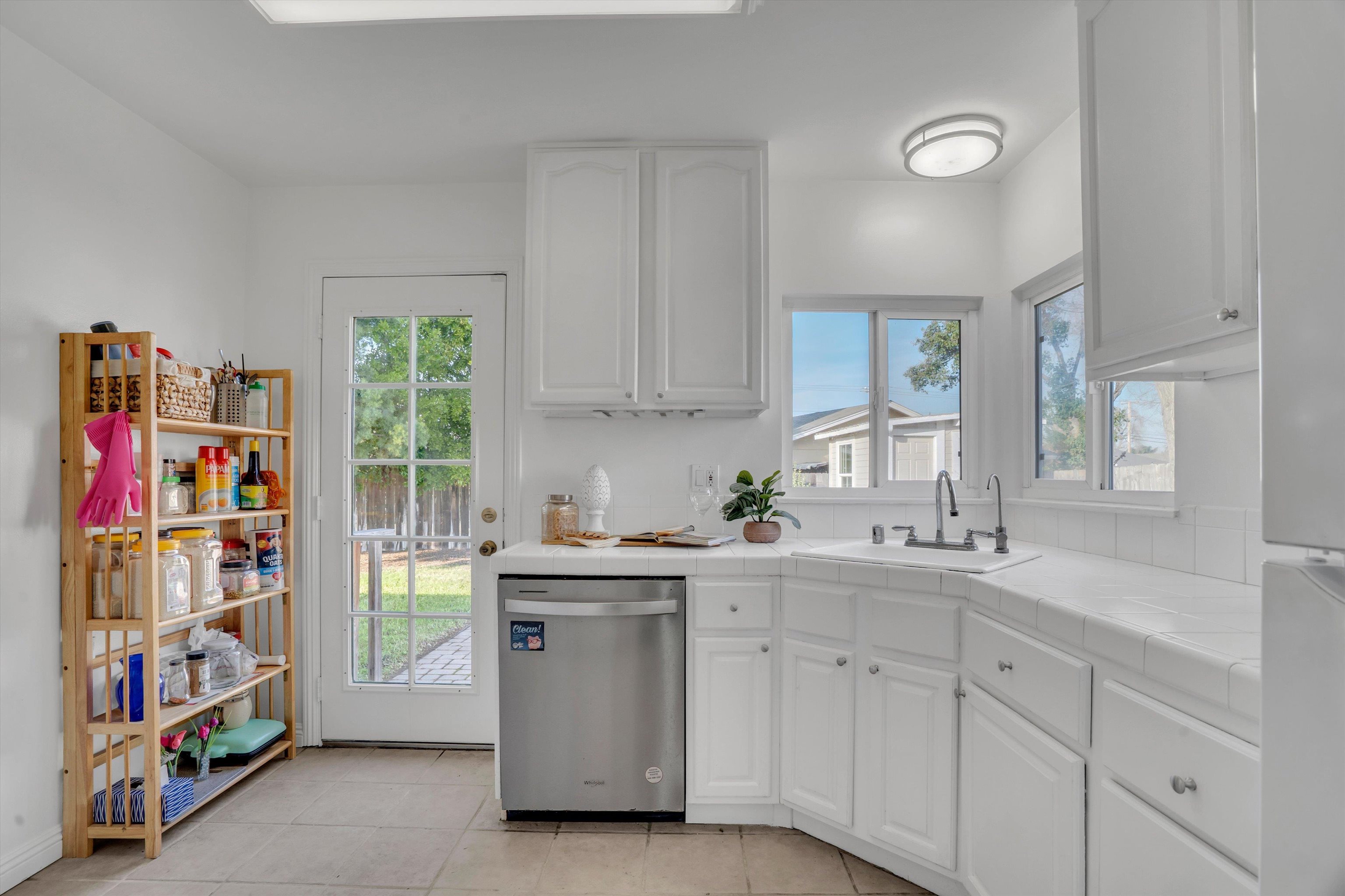 1024 Locust Street Livermore, CA 94551 - Photo 19 of 41