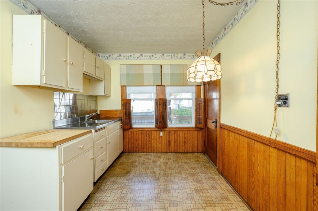 62-64 St Marks Road Boston, MA 02124 - Photo 10 of 23 Gallery Image 10