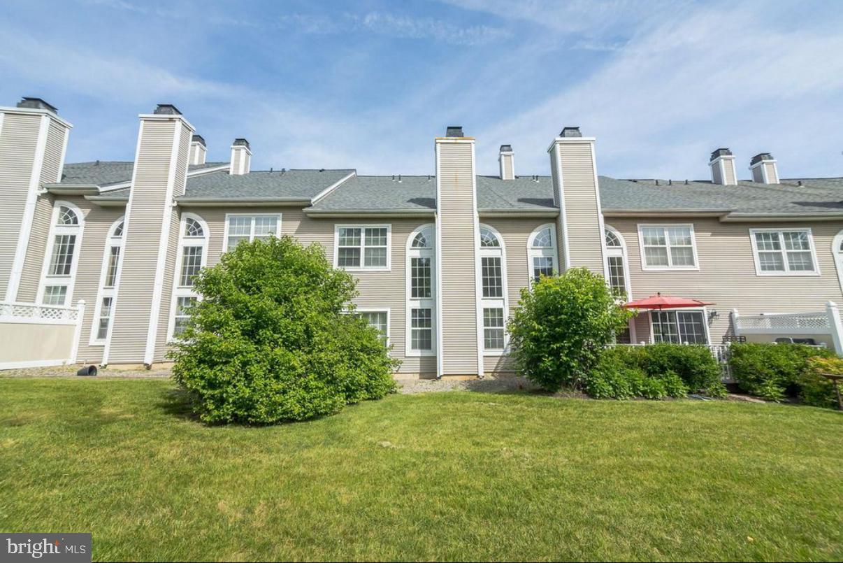 207 Valley Forge Lookout Place Wayne, PA 19087 - Photo 2 of 26