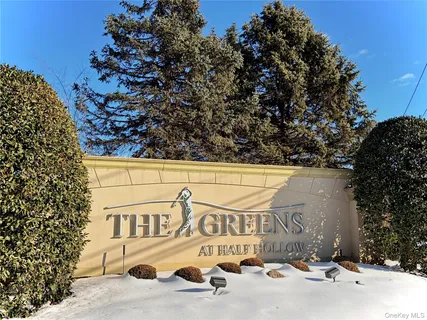 $699,000 | 843 Madeira Boulevard, Melville, NY 11747