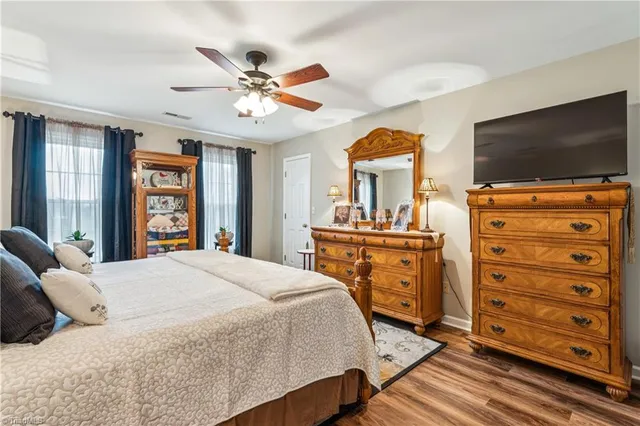 $429,900 | 5220 Bridge Pointe Drive, Clemmons, NC 27012