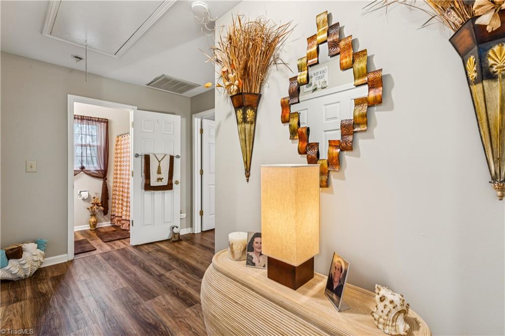 5220 Bridge Pointe Drive Clemmons, NC 27012 - Photo 20 of 34 Upstairs hall area where washer/Dryer is located..