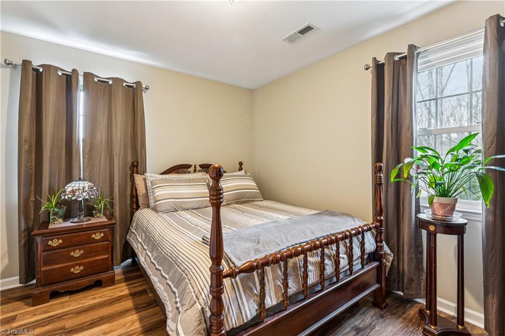 5220 Bridge Pointe Drive Clemmons, NC 27012 - Photo 21 of 34 2nd bedroom..