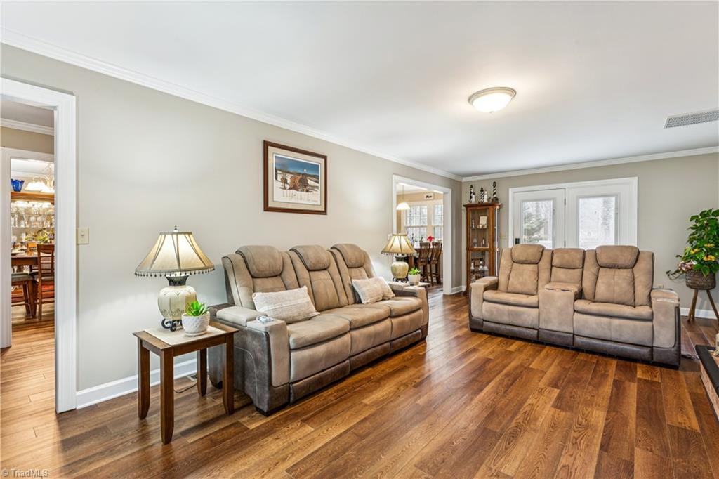 5220 Bridge Pointe Drive Clemmons, NC 27012 - Photo 6 of 34 Open Great room area..