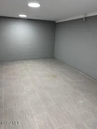 $2,200 | 285 Mt Hope Drive, Albany, NY 12202