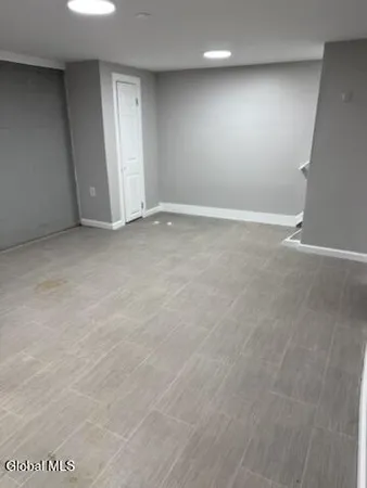 $2,200 | 285 Mt Hope Drive, Albany, NY 12202