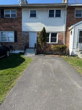 $2,200 | 285 Mt Hope Drive, Albany, NY 12202