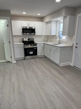 $2,200 | 285 Mt Hope Drive, Albany, NY 12202