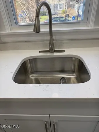 $2,200 | 285 Mt Hope Drive, Albany, NY 12202